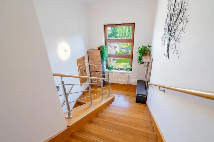Prodej rodinného domu, Mořina, 320 m2