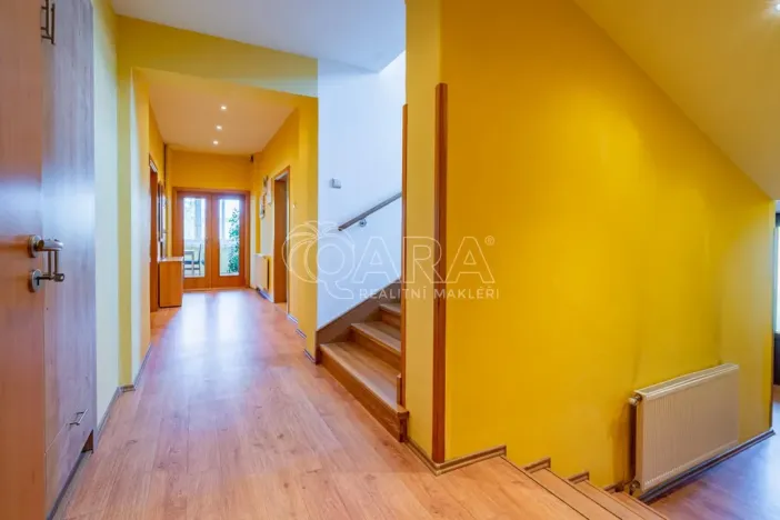 Prodej rodinného domu, Mořina, 320 m2