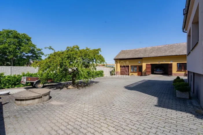 Prodej rodinného domu, Mořina, 320 m2