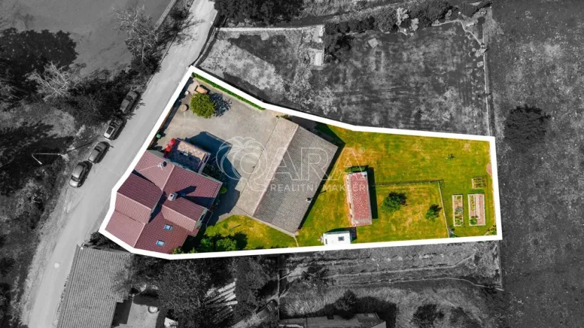 Prodej vícegeneračního domu, Mořina, 320 m2