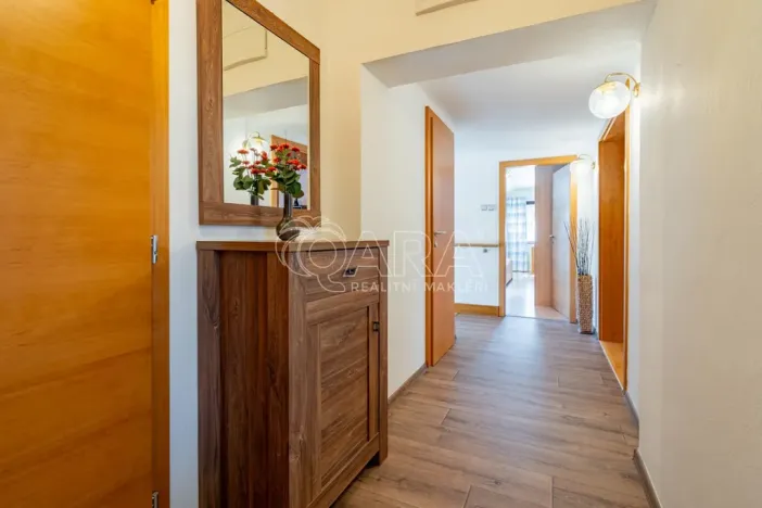 Prodej vícegeneračního domu, Mořina, 320 m2