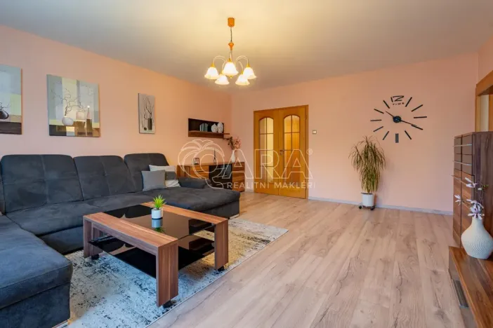 Prodej vícegeneračního domu, Mořina, 320 m2
