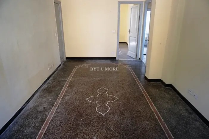 Prodej bytu 4+kk, Janov, Itálie, Via Liberti, 85 m2