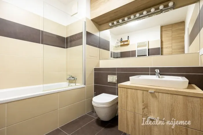Pronájem bytu 2+kk, Praha - Libeň, Kurta Konráda, 63 m2