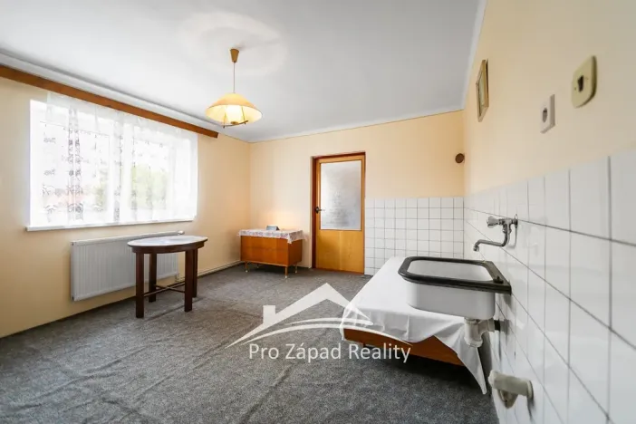 Prodej rodinného domu, Chlumčany, Komenského, 196 m2