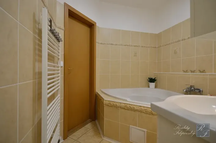 Pronájem bytu 2+1, Chlumec, Stradovská, 65 m2