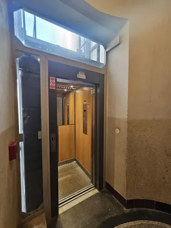 Pronájem bytu 1+kk, Praha - Vinohrady, Rejskova, 40 m2