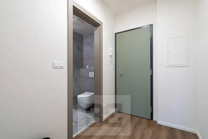 Pronájem bytu 2+kk, Praha - Černý Most, Arnošta Valenty, 41 m2