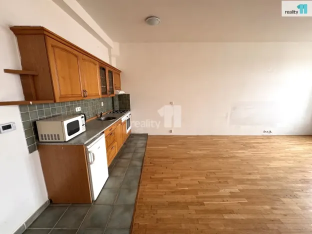 Pronájem bytu 1+kk, Praha - Vysočany, Kolbenova, 43 m2