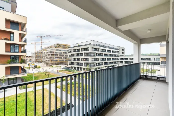 Pronájem bytu 2+kk, Praha - Hloubětín, Domalípova, 60 m2