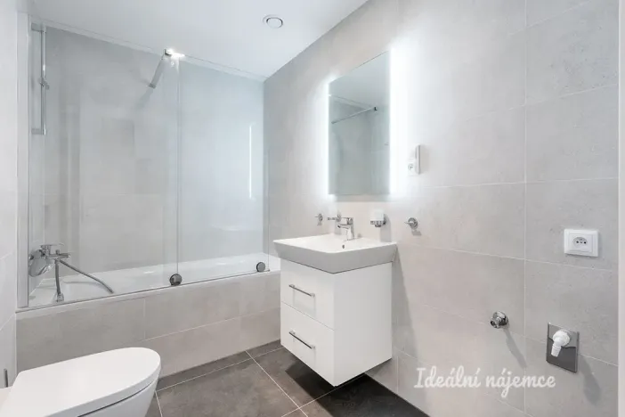 Pronájem bytu 2+kk, Praha - Hloubětín, Domalípova, 60 m2