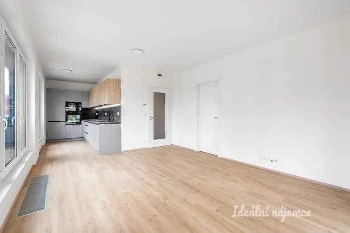 Pronájem bytu 2+kk, Praha - Hloubětín, Domalípova, 60 m2