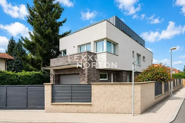 Pronájem rodinného domu, Praha - Břevnov, Falcká, 500 m2