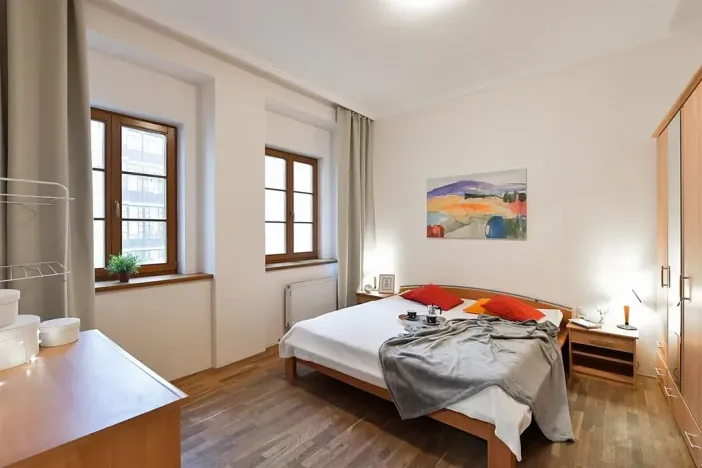 Pronájem bytu 2+kk, Praha, Ve Smečkách, 71 m2