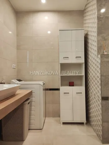 Pronájem bytu 2+1, České Budějovice - České Budějovice 7, Komenského, 75 m2