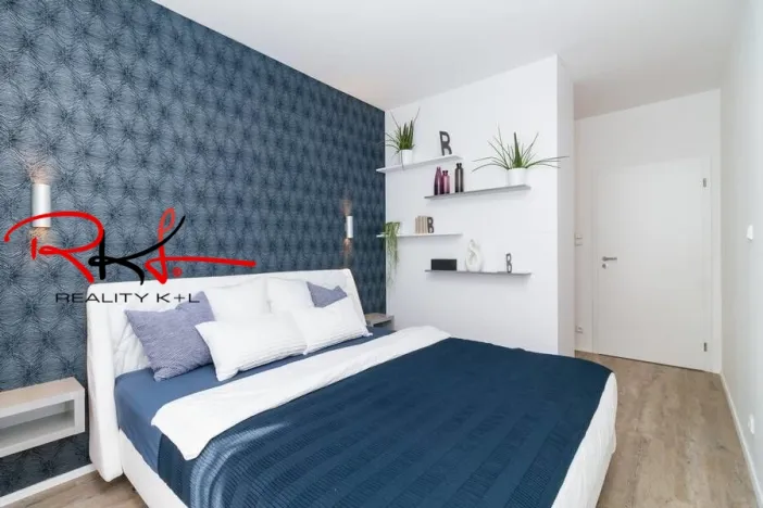 Prodej bytu 1+kk, Praha, Drnovská, 37 m2