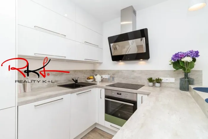 Prodej bytu 2+kk, Praha, Drnovská, 54 m2
