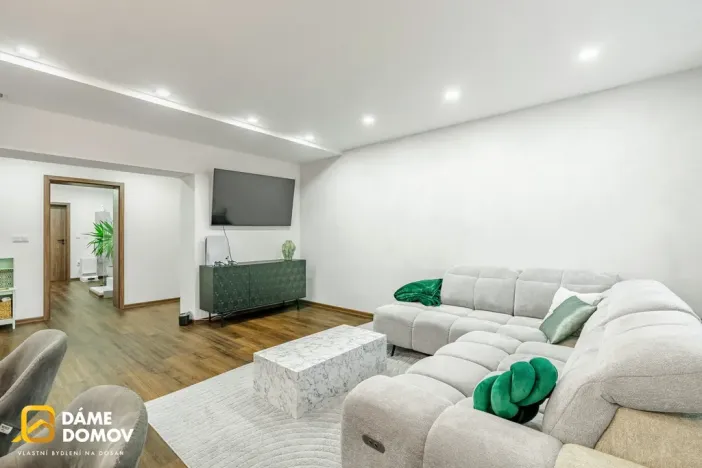 Prodej rodinného domu, Suchov, 308 m2