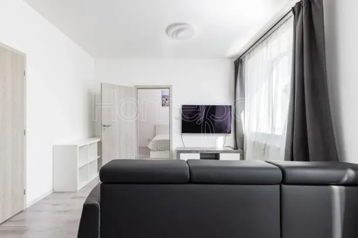 Pronájem bytu 2+kk, Milovice - Mladá, Višňová, 39 m2