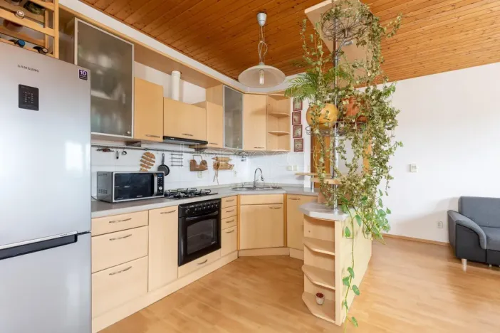 Pronájem bytu 2+kk, Praha - Újezd nad Lesy, Velebného, 57 m2
