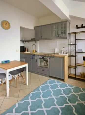 Pronájem bytu 1+kk, Praha, Jeronýmova, 30 m2