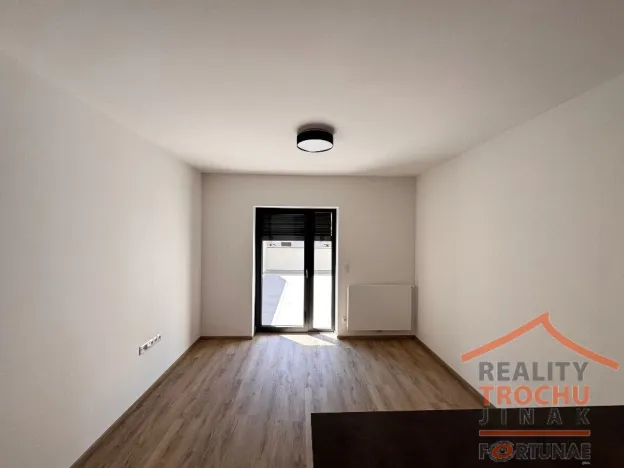 Pronájem bytu 1+kk, Hradec Králové, Pod Zámečkem, 28 m2