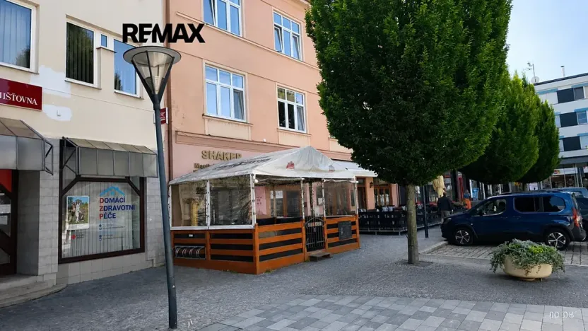 Pronájem obchodního prostoru, Jeseník, Masarykovo nám., 81 m2