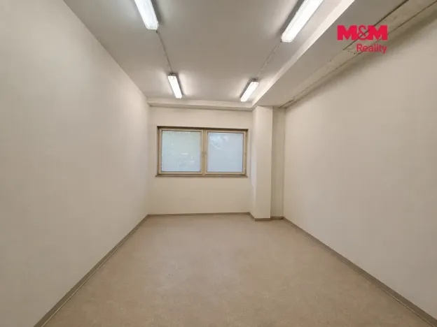 Pronájem kanceláře, Teplice, Libušina, 3000 m2