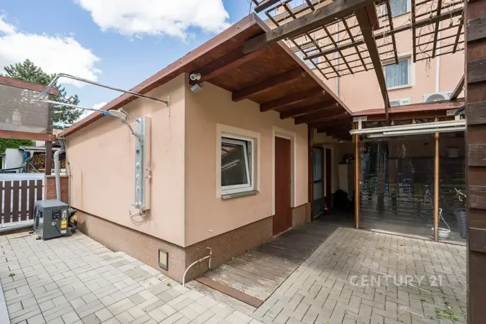Prodej rodinného domu, Chlumec, Holubova, 241 m2