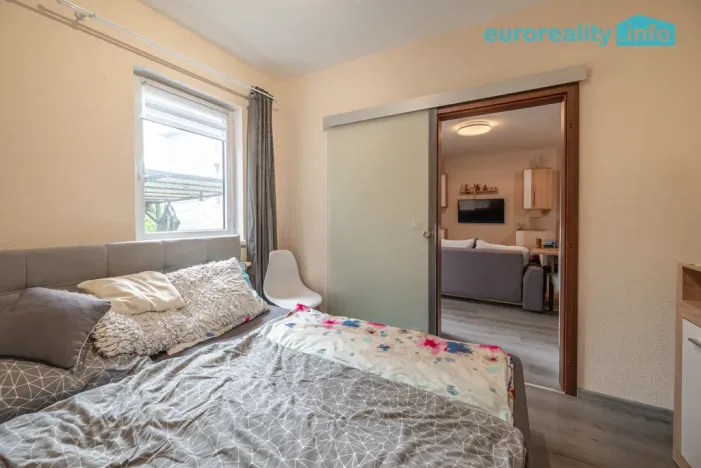 Pronájem bytu 2+kk, Tachov, Na Třešňovce, 37 m2