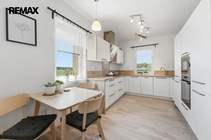 Prodej rodinného domu, Sezemice - Veská, 107 m2