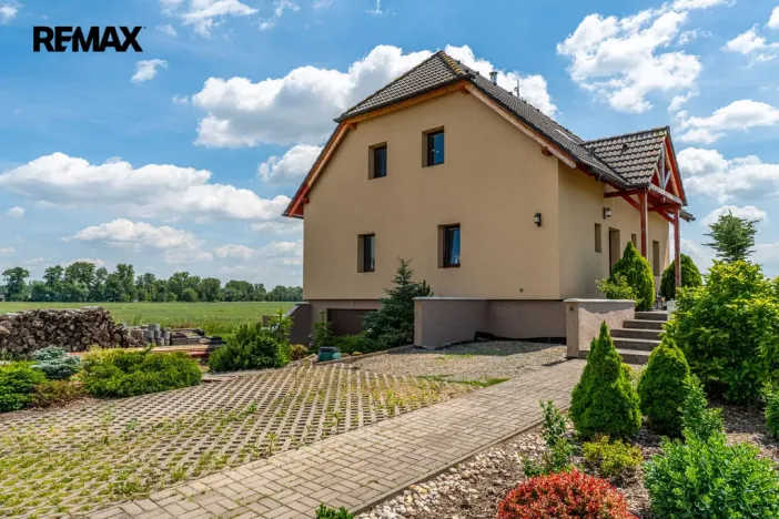 Prodej rodinného domu, Sezemice - Veská, 107 m2
