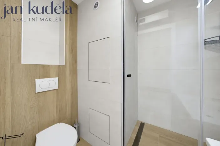 Pronájem bytu 2+kk, Brno, Bzenecká, 39 m2
