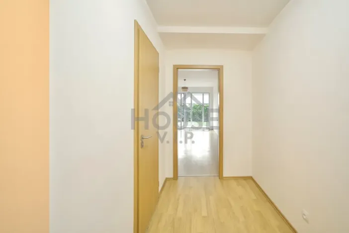 Prodej bytu 1+kk, Praha - Letňany, Nepomuckých, 37 m2