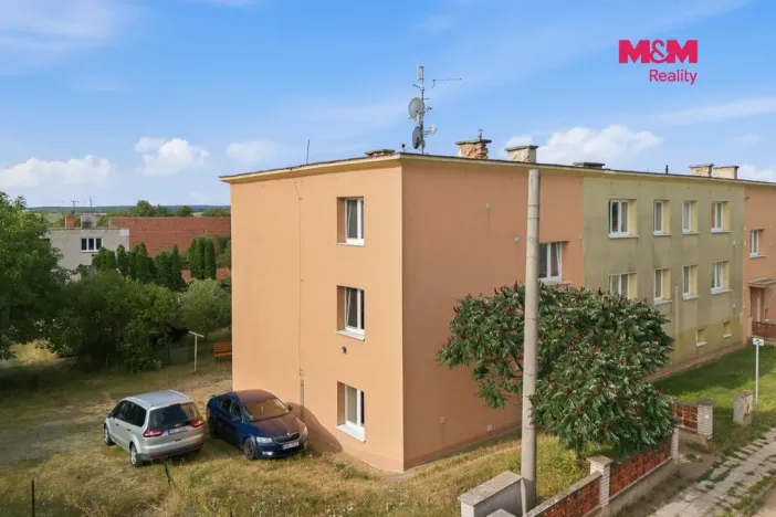 Prodej bytu 3+1, Kněževes, Štrosova, 55 m2
