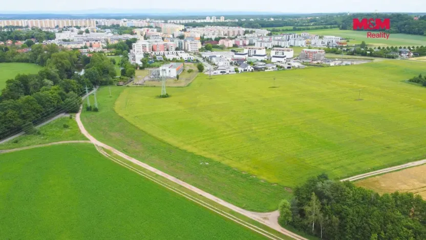 Prodej komerčního pozemku, Hradec Králové - Třebeš, 6364 m2