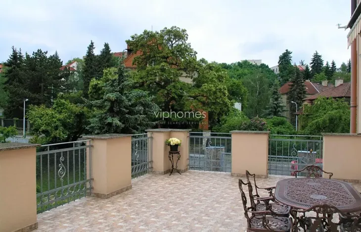 Pronájem vily, Praha - Smíchov, 413 m2