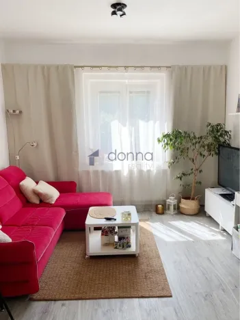 Pronájem bytu 2+kk, Praha, Karlovarská, 42 m2