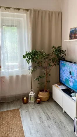 Pronájem bytu 2+kk, Praha, Karlovarská, 42 m2