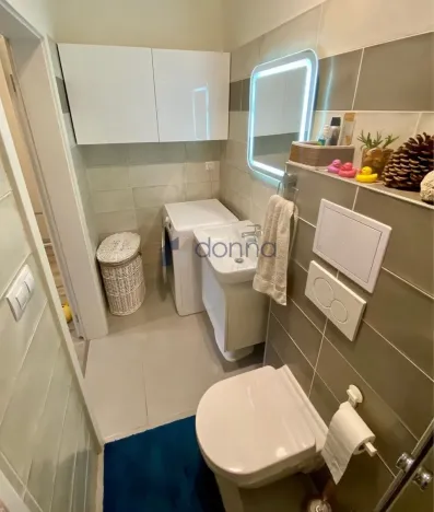 Pronájem bytu 2+kk, Praha, Karlovarská, 42 m2