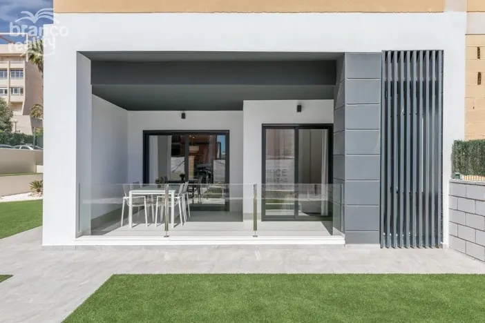 Prodej bytu 3+kk, Torrevieja, Alicante, Španělsko, 78 m2