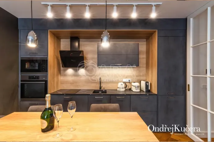 Prodej bytu 2+kk, Praha - Nové Město, Dlážděná, 61 m2