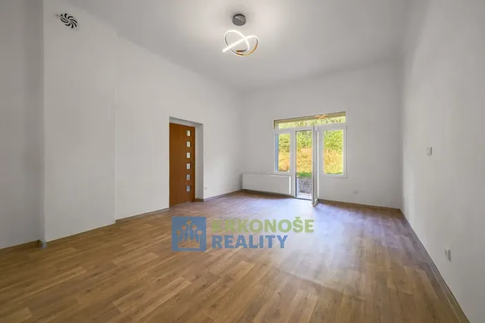 Pronájem bytu 2+1, Stará Paka, Tovární, 60 m2
