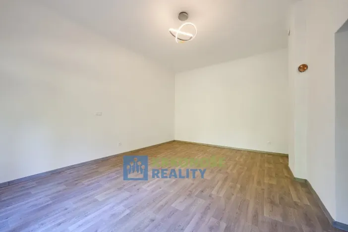 Pronájem bytu 2+1, Stará Paka, Tovární, 60 m2