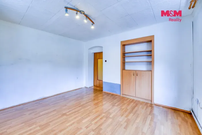 Prodej bytu 2+1, Karlovy Vary - Bohatice, Na Výšině, 45 m2