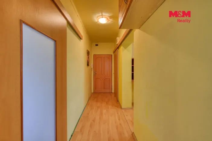 Prodej bytu 2+1, Karlovy Vary - Bohatice, Na Výšině, 45 m2