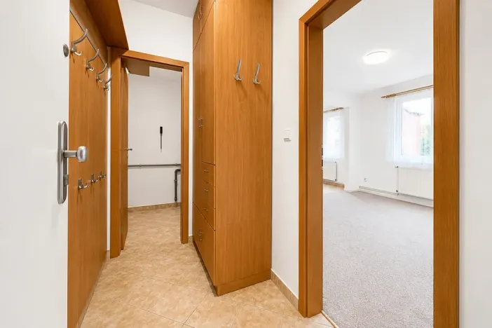 Pronájem bytu 1+kk, Praha - Horní Počernice, Dandova, 37 m2