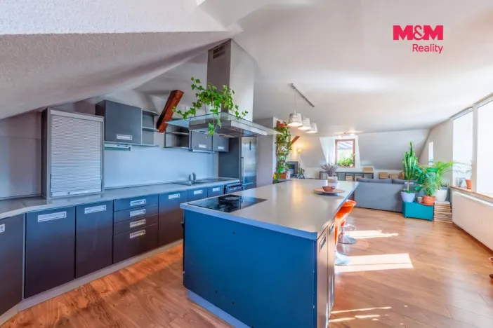 Prodej rodinného domu, Bečov nad Teplou, nám. 5. května, 351 m2