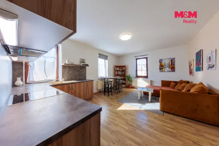 Prodej rodinného domu, Bečov nad Teplou, nám. 5. května, 351 m2