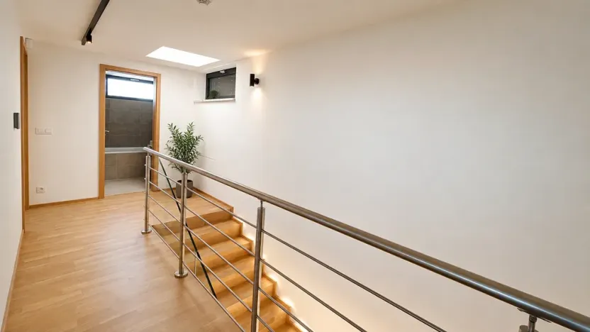 Pronájem rodinného domu, Praha, Karáskova, 163 m2